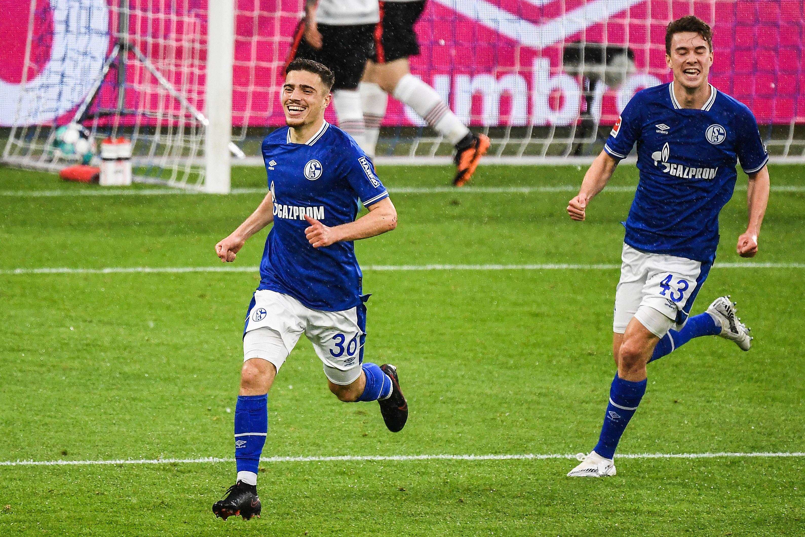 球天下体育直播-沙尔克主场告捷,夺取德国足球联赛全胜奖金